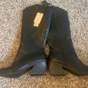 Black Leather Women's Boots-comfort foam performance insole size 8